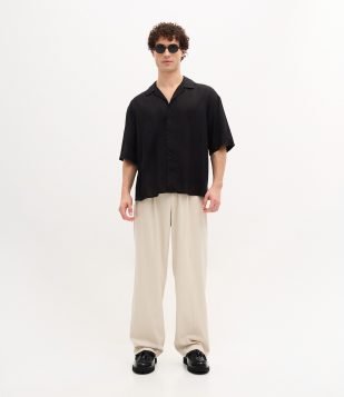 Calça Wide Leg Alfaiatada com Bolso e Friso Bege