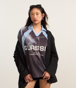 Camiseta Oversized em Algodão Esportiva com Gola Polo e Lettering Classic Cinza e Azul