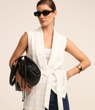 Colete Alfaiataria com Amarração e Estampa Xadrez Grid Branco