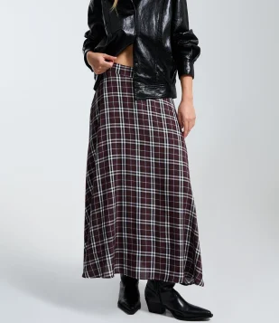 Saia Longa Evasê em Viscose Xadrez com Bolsos Marrom