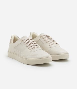 Tênis Casual em PU com Detalhe Metalizado no Traseiro Off White