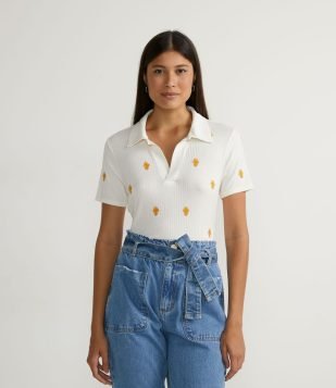  Blusa Curta em Viscose Canelada com Bordado de Abacaxi Branco 
