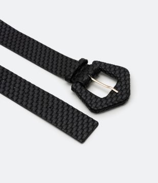 CINTO MÉDIO TRANÇADO E FIVELA FORRADA PRETO