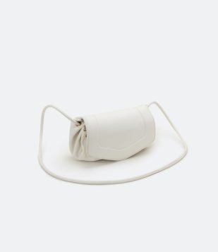 Bolsa Transversal Saddle com Franzido e Alça Rolotê Branco