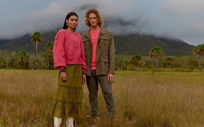 Saia com botas: aprenda como combinar essa dupla