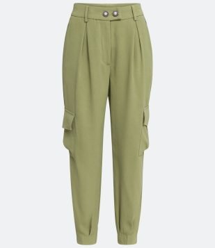  Calça Jogger em Crepe com Bolsos Cargo Verde 