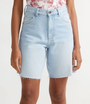  Bermuda Alongada Jeans com Barra Corte a Fio Azul 