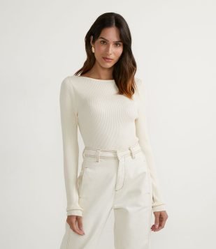  Blusa em Tricô Canelado com Gola Canoa e Mangas Longas Bege 