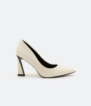 SAPATO SCARPIN COM TEXTURA CROCO E SALTO ALTO FINO FLARE BRANCO