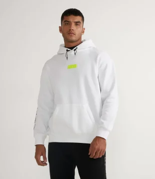 BLUSÃO COM CAPUZ E BOLSO CANGURU E ESTAMPA LETTERING NA MANGA BRANCO