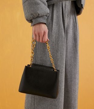  Bolsa Boxy com Alça de Corrente e Textura Python Preto 