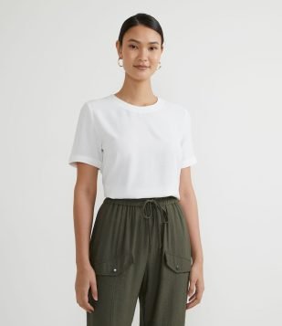  Blusa com Abertura nas Costas e Detalhes Pespontados Branco 