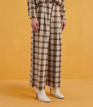 CALÇA PANTALONA EM FLANELA COM ESTAMPA XADREZ BEGE