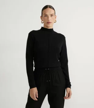BLUSA EM TRICÔ COM GOLA ALTA E DETALHE TEXTURIZADO PRETO