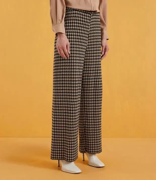 CALÇA WIDE LEG EM TRICÔ COM ESTAMPA XADREZ PEID-DE-POULE MULTICORES