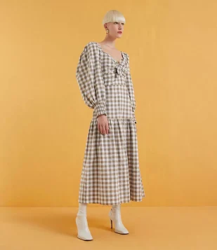 VESTIDO LONGO EM ALGODÃO COM DECOTE CORAÇÃO E NÓ MULTICORES