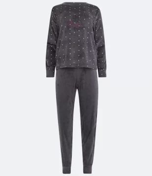 Pijama Longo em Plush com Estampa Poá Cinza