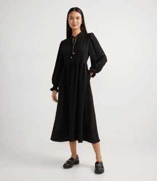 VESTIDO MIDI TEXTURIZADO COM AMARRAÇÃO E BOTÕES PRETO
