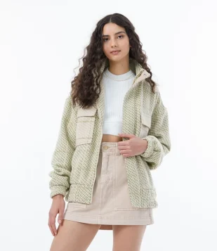 JAQUETA BOMBER COM BOLSOS E PADRONAGEM JACQUARD BEGE