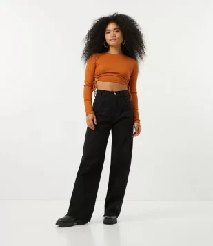 CALÇA WIDE LEG EM SARJA COM BOLSOS DUPLOS PRETO