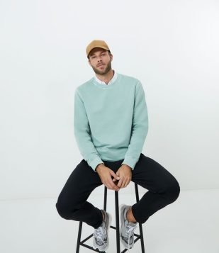 BLUSÃO EM MOLETOM COM MANGA LONGA E EFEITO ESTONADO VERDE