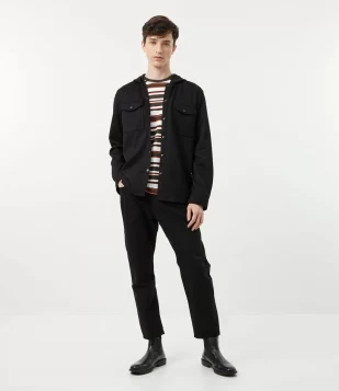 CALÇA SLIM EM SARJA PRETO