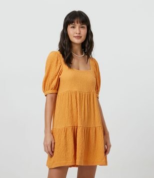 VESTIDO CURTO EM VISCOSE TEXTURIZADO COM MANGA BUFANTE AMARELO