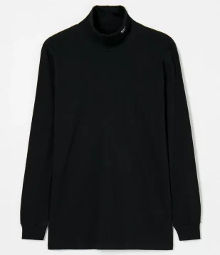 CAMISETA MANGA LONGA LISA COM GOLA ROLE PRETO