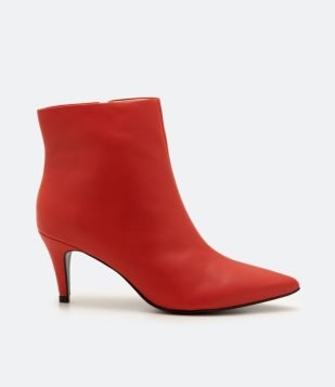  Bota Cano Curto em Couro com Salto e Bico Fino Vermelho 