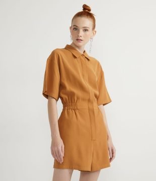 MACAQUINHO EM VISCOSE COM GOLA COLARINHO E ELÁSTICO NA CINTURA MARROM