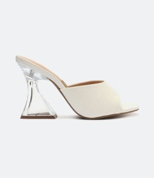  Sandália Texturizada em Material Sintético com Salto em Acrílico 