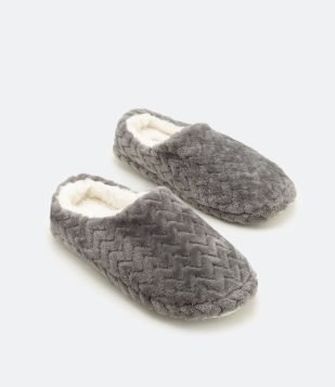 PANTUFA CHINELO FECHADA PELUCIADA COM TEXTURA ZIGUE-ZAGUE CINZA