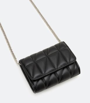  Carteira Média com Textura Matelassê e Alça de Corrente Preto 