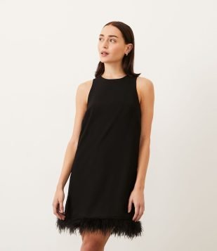  Vestido Curto em Crepe com Plumas na Barra Preto 