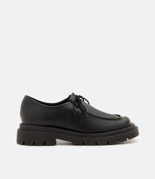 SAPATO LOAFER COM SALTO TRATORADO PRETO