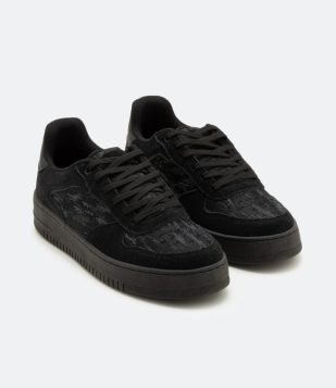 TENIS STREET COM RECORTES E TEXTURA JACQUARD PRETO
