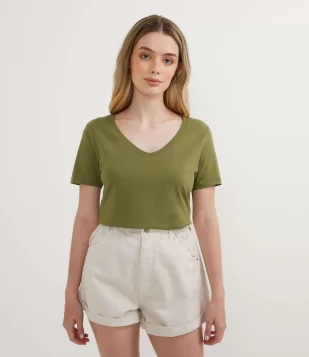 BLUSA BÁSICA EM ALGODÃO COM DECOTE V E MANGA CURTA VERDE