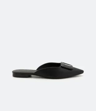 SAPATILHA MULE COM DETALHE FIVELA E BICO BINO PRETO