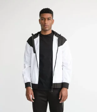 JAQUETA ESPORTIVA QUEBRA VENTO LISA COM CAPUZ BRANCA