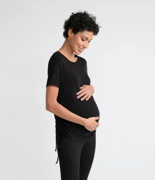 BLUSA EM VISCOSE COM CORDÕES PUXADINHOS NAS LATERAIS MATERNITY PRETO