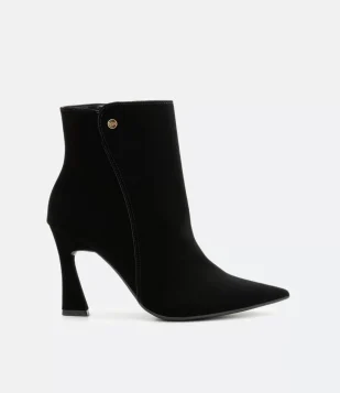 BOTA COM SALTO DIFERENCIADO E BICO FINO VIA MARTE PRETO