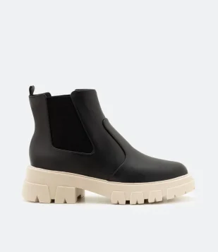 BOTA CANO MÉDIO COM SOLA TRATORADA PRETO