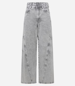 Calça Wide Leg em Jeans com Recorte Transversal e Bolso Embutido Cargo Cinza Claro