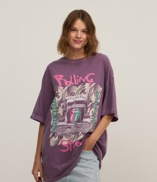 Camiseta Oversized em Algodão Estonado com Estampa Rolling Stones Roxo