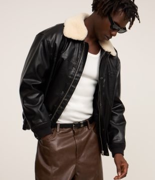 Jaqueta em Material Sintético com Gola em Sherpa Removível Preto