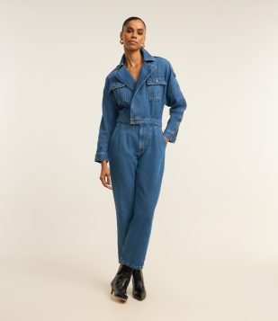 Macacão Jeans com Bolsos e Aletas nos Ombros Azul