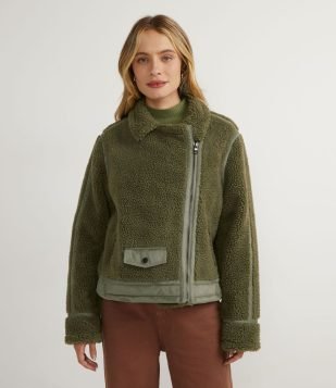 Jaqueta Peluciada com Detalhes de Fake Suede Verde