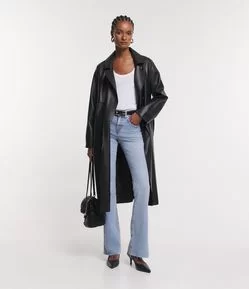CASACO TRENCH COAT EM MATERIAL SINTÉTICO COM AMARRAÇÃO NA CINTURA