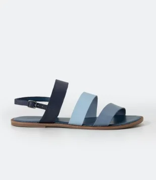SANDÁLIA RASTEIRA EM COURO COM TIRAS FRONTAIS E FECHAMENTO POR FIVELA AZUL