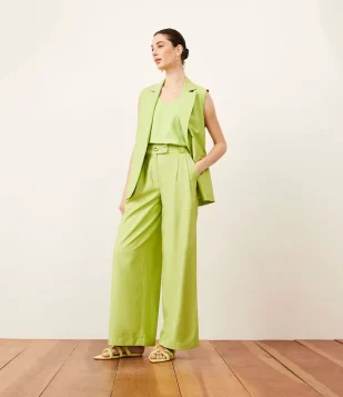 CALÇA PANTALONA EM VISCOSE COM BOTÕES DOURADOS NO CÓS VERDE